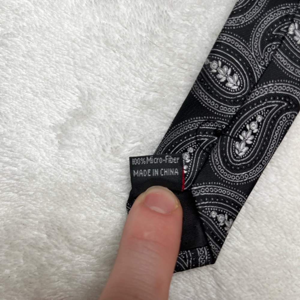 Mens Black Gray Paisley Tie Brand Q - Picture 6 of 6